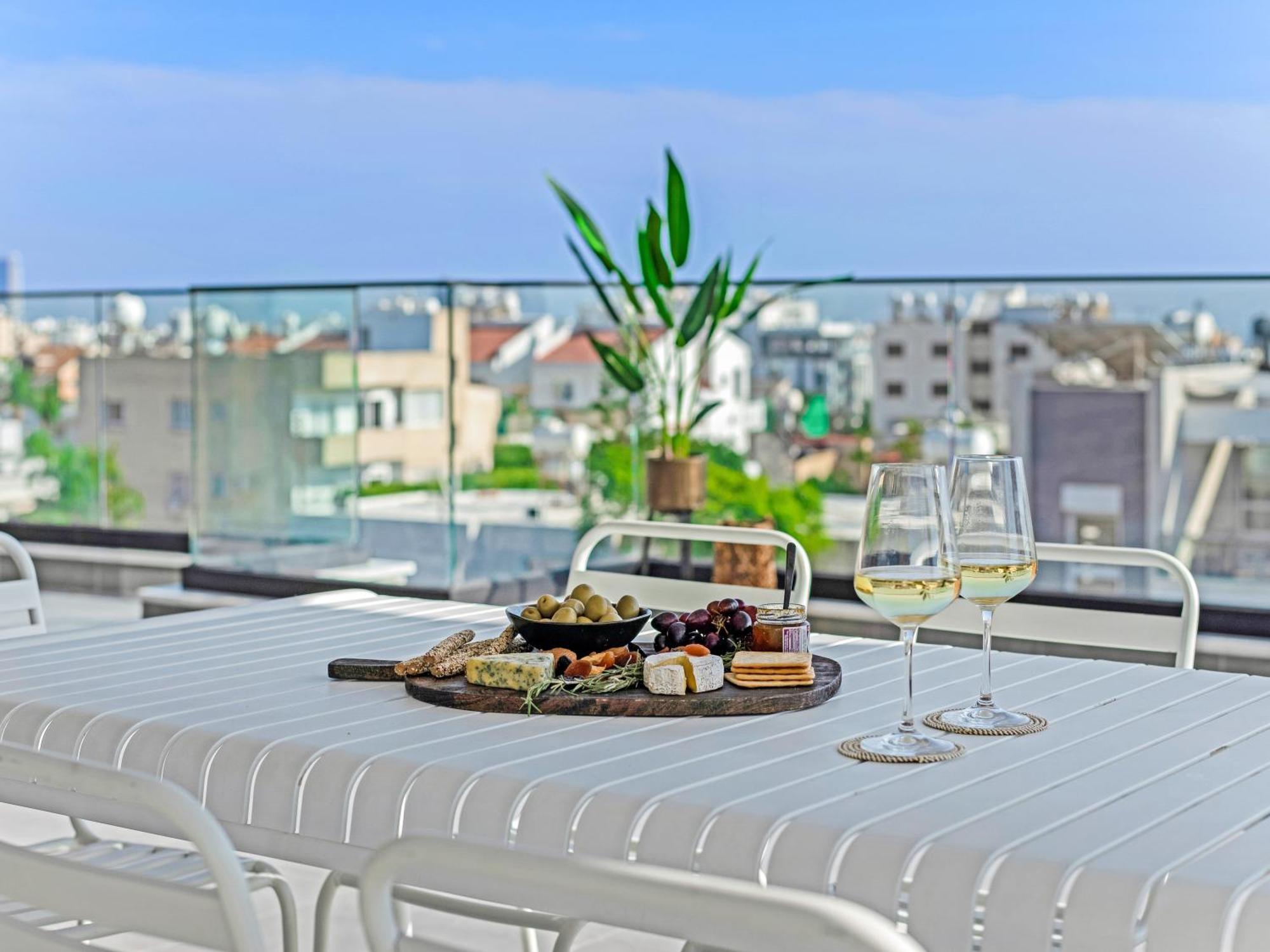 Sanders Crystal 1 Limassol Bagian luar foto